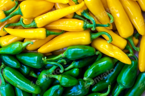 Preview: Yellow hot peppers closeup