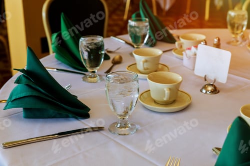 Preview: Served with a plate on the table Served for a banquet catering table