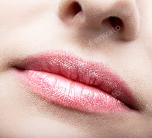 Preview: Closeup Shot Of Female Mouth Makeup