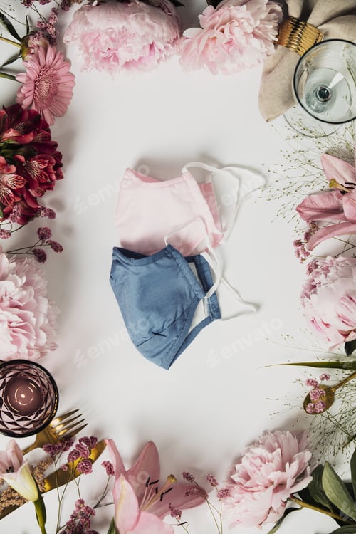 Preview: Cultery, glasses and flowers frame with protective masks
