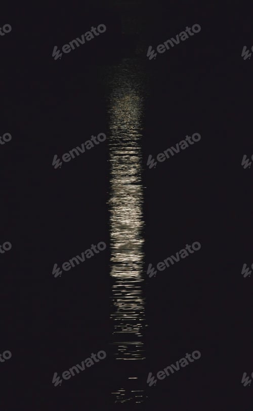 Preview: The moonlight on the bay at midnight. tonythetigersson, Tony Andrews Photography Light and shadow