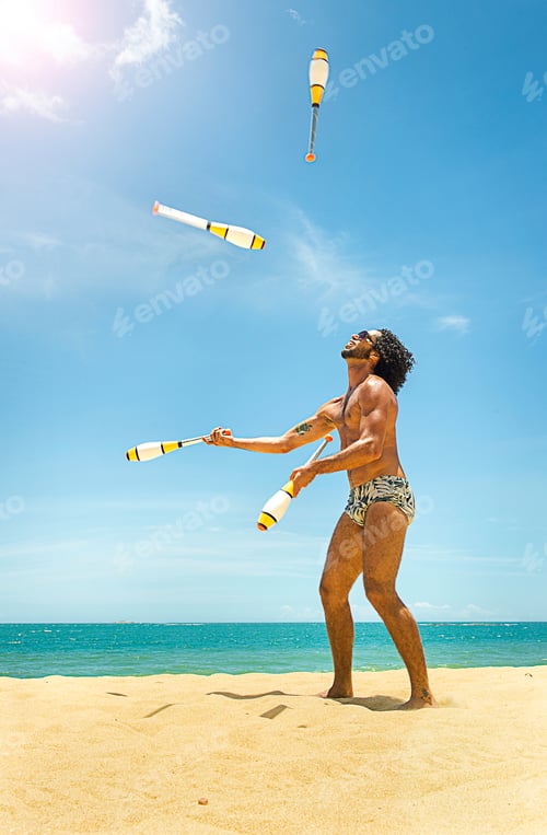 Preview: Man juggling on beach, Rio de Janeiro, Brazil