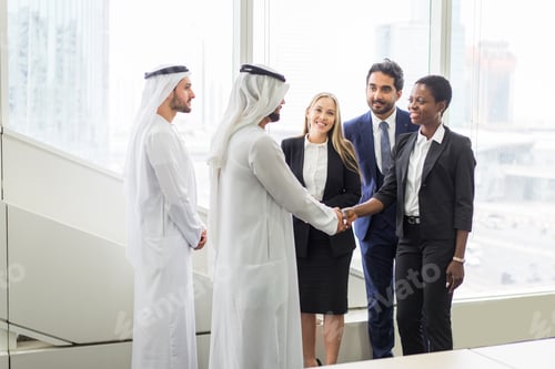 Preview: Business meeting in Dubai