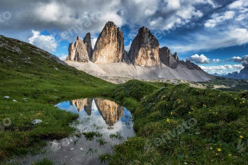 Preview: Beautiful mountain landscape in the Dolomites in Italy