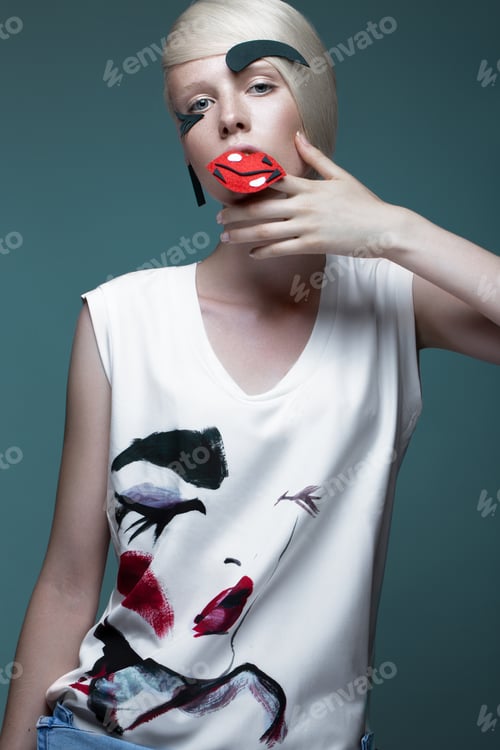 Preview: Fashionable Woman with natural make-up in the style of pop art.