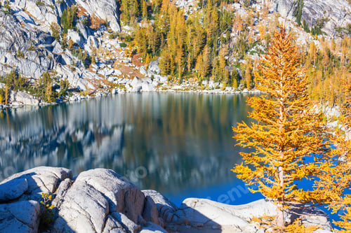 Preview: Alpine lake