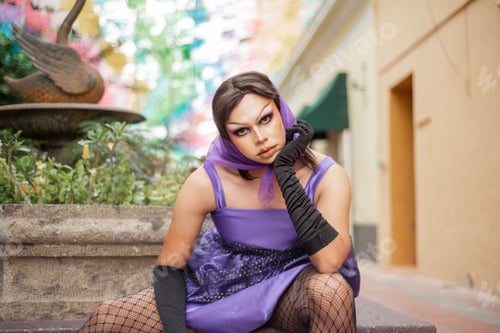 Preview: Drag Queen street portrait with multicolor background.