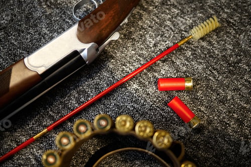 Preview: Hunting rifle, bandolier and ramrod in gun store