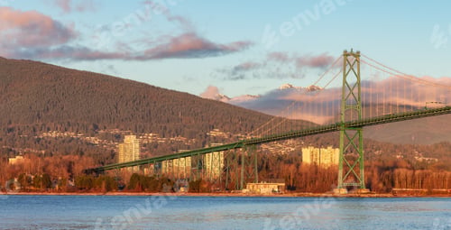 Preview: Lions Gate Bridge from Seawall in Stanley Park. Modern City.