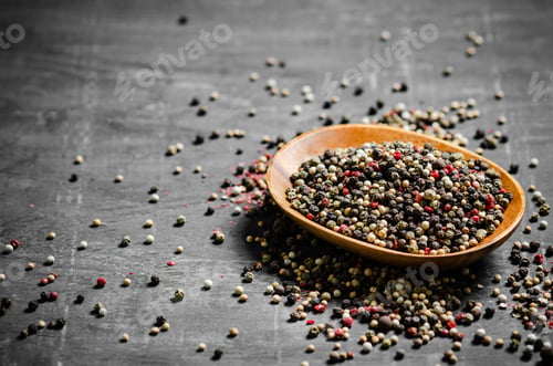 Preview: Peppercorn on rustic background.