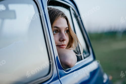 Preview: Tourist inside car