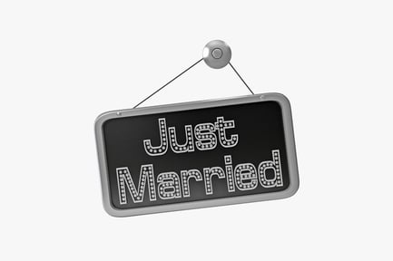 Preview: Hanging black rectangular sign with "just married" inscription