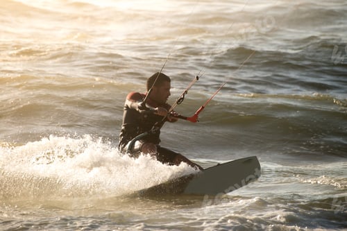 Vorschau: Kitesurfer
