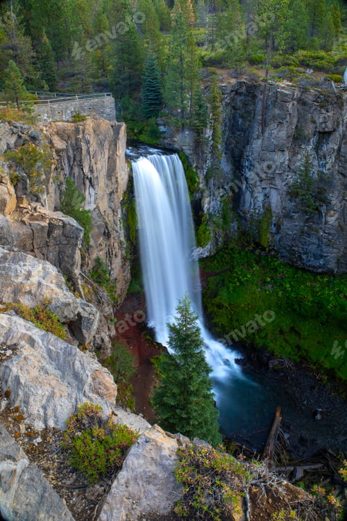 Preview: Tumalo Falls in Oregon