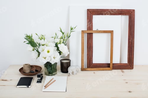 Preview: White Contemporary Feminine Work Desk With Flowers