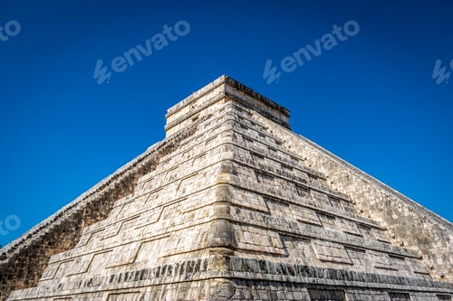 Preview: Mayan Temple pyramid of Kukulkan, - Chichen Itza, Yucatan, Mexico