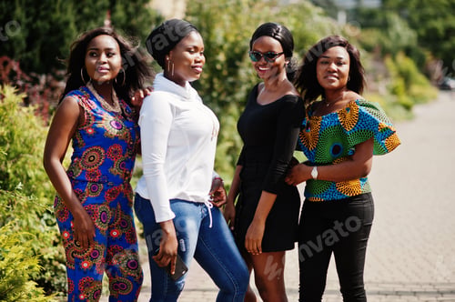 Preview: Group of african womens