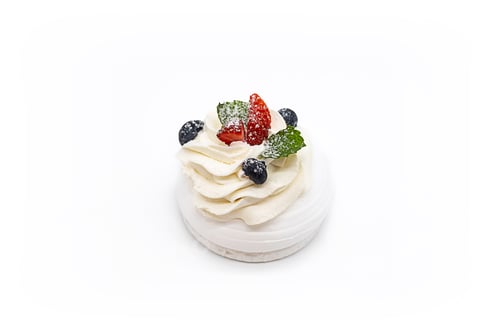Preview: Meringue Dessert Topped with Cream and Fresh Berries