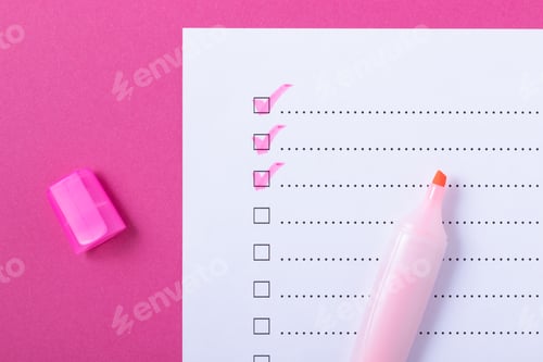 Preview: Check list with pink marked points and marker on pink background