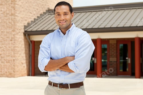 Visualização: Retrato de professor do ensino médio masculino