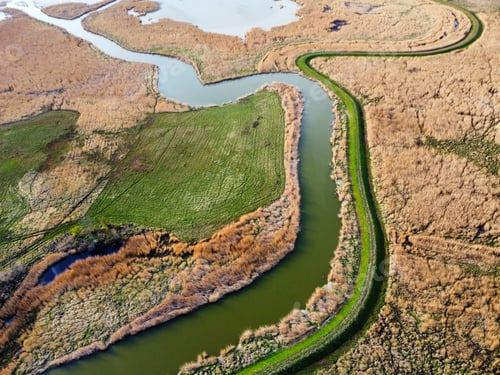 Preview: Aerial view of a dying river