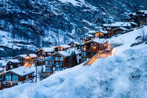 Preview: amazing view of Matterhorn peak from Zermatt