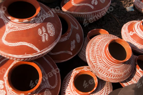 Preview: Earthen pot being made using potter's wheel, India