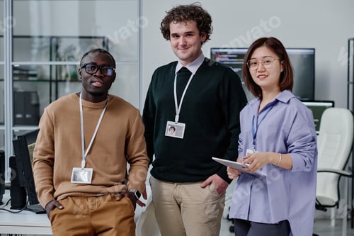 Preview: Group of IT specialists working in team