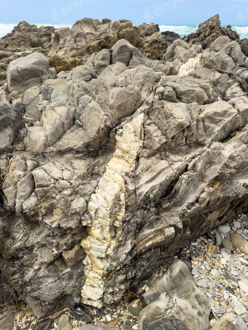 Preview: Petrel Cove Quartz Rock