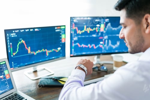 Preview: Trader waiting for stock market to open