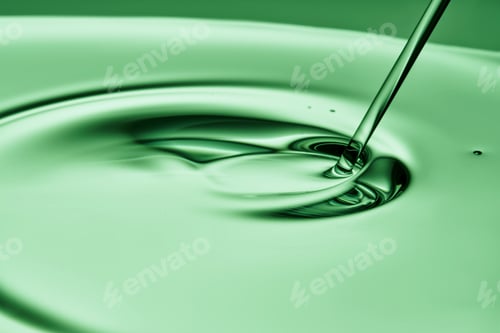 Preview: The oil flows and collects into a drop. The texture of the cosmetic product.