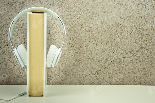 Aperçu: Modern audio book design concept. Copy space