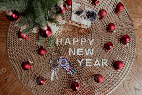 Preview: New Year's gifts under the Christmas tree, keys to the apartment