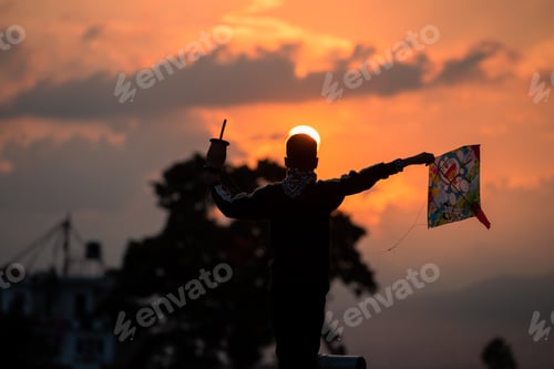 Preview: Kid flying kite