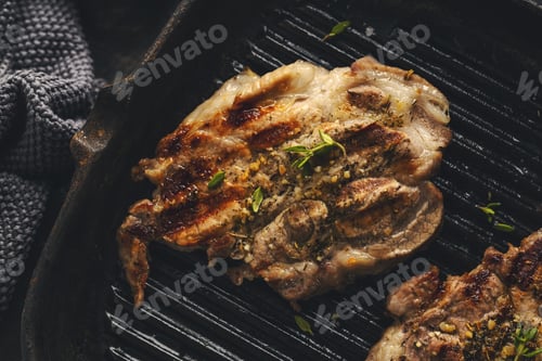 Preview: Grilled pork slices on pan