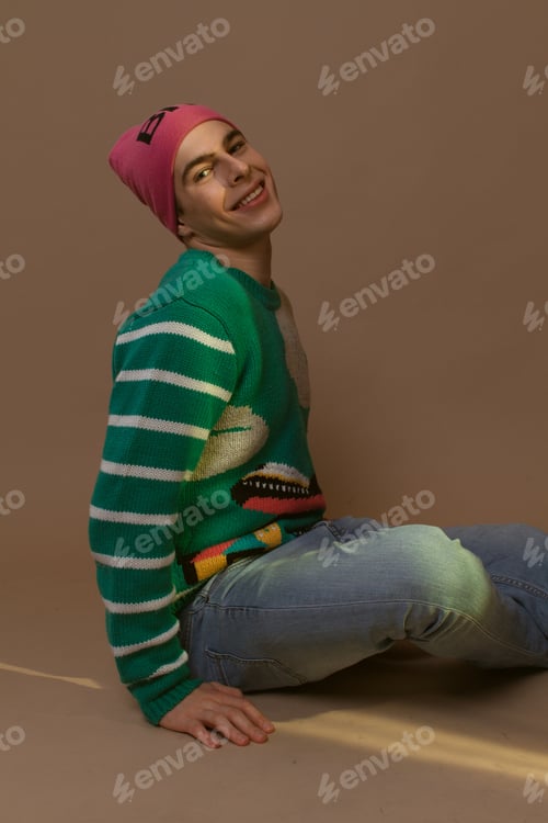 Preview: Cute Guy In Hipster Clothes 90S Posing In Studio