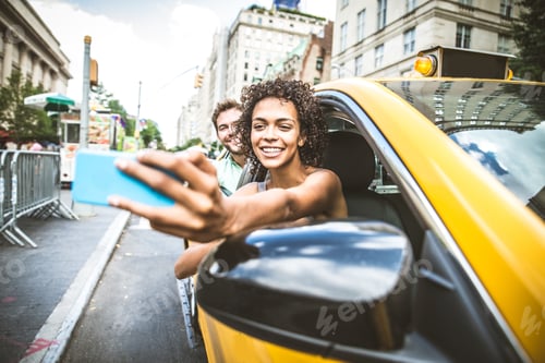 Preview: Couple on a taxi in Manhattan