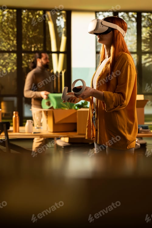 Preview: Woman in VR headset, floor plan simulation, for furniture arrangement