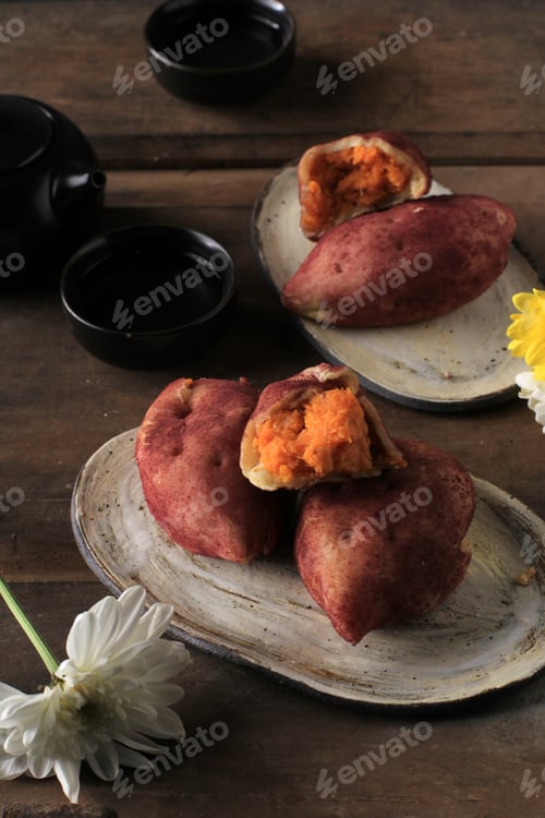 Preview: Korean Sweet Potato Mochi Bread, Made from Purple Yam (Goguma), Milk, Sticky Flour, and Starch