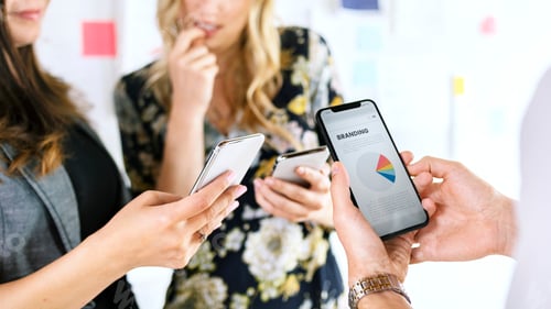 Preview: Business people sharing marketing ideas