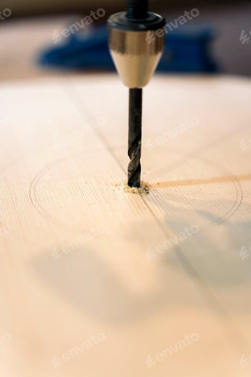 Preview: Artisan Making Guitar