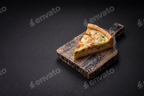 Preview: Delicious quiche with broccoli, cheese, chicken, spices and herbs