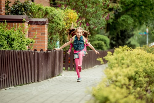 Preview: little girl run from school