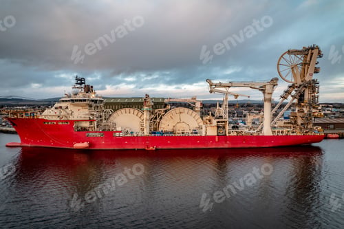 Preview: Large Pipe Laying Ship