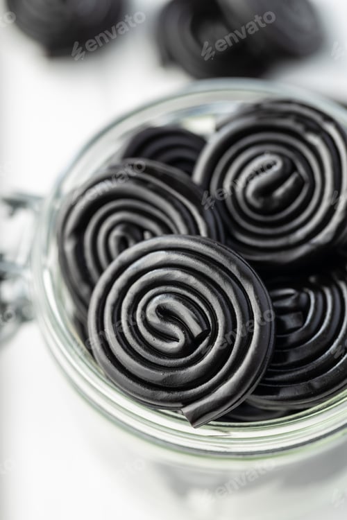 Preview: Spiral from liquorice candy