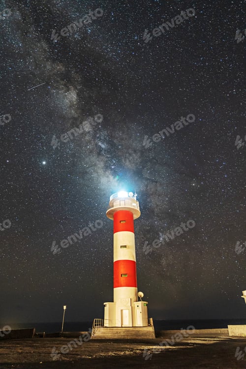 Preview: Fuencaliente lighthouse with the milky way on the route of the volcanoes