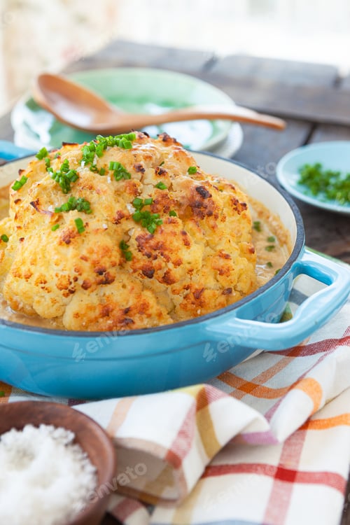 Preview: Oven baked cauliflower in a creamy sauce