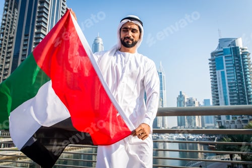 Preview: Arabic man with kandora in Dubai