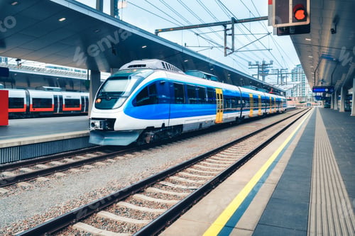 Preview: High speed train at the railway station in Vienna, Austria