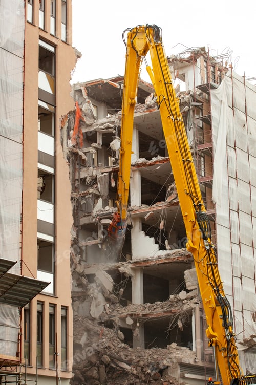 Preview: Demolition of a building for new construction.